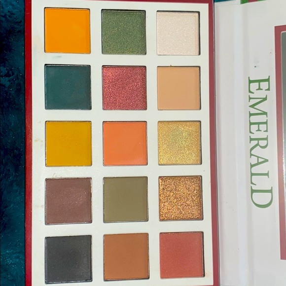 Beauty Creations Emerald Palette - Picture 5 of 6